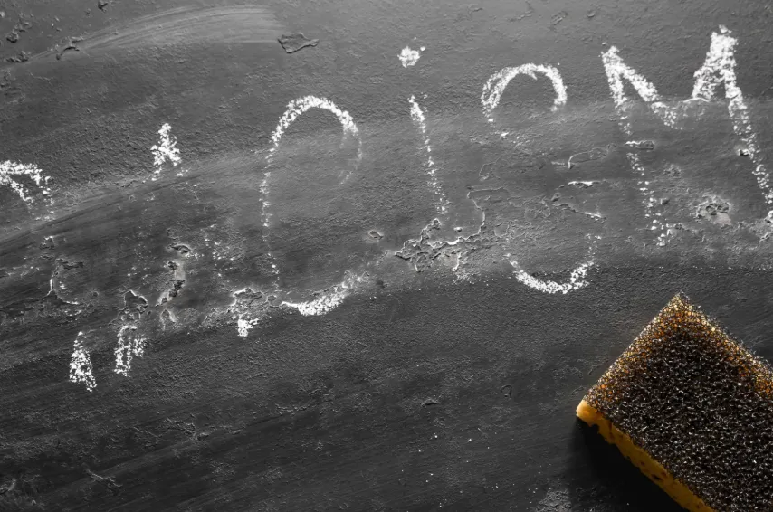 Engagiert gegen Rassismus - Rassismuskritisch handeln und unterstützen mit Laura Topütt